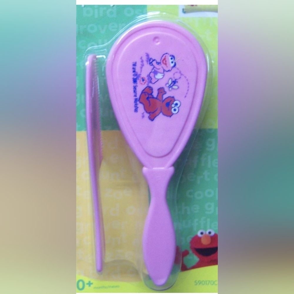 New Sesame Street gift set brush & booties